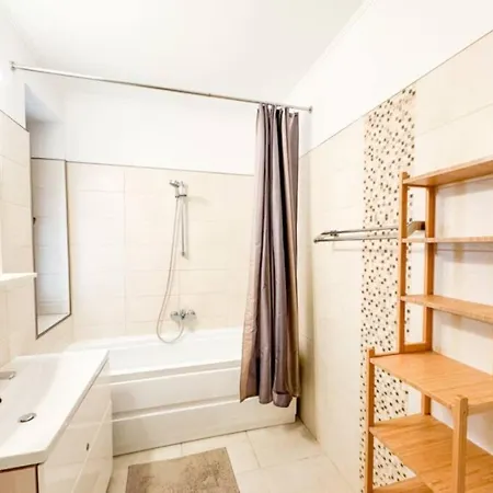 Modern 3 Apartment *